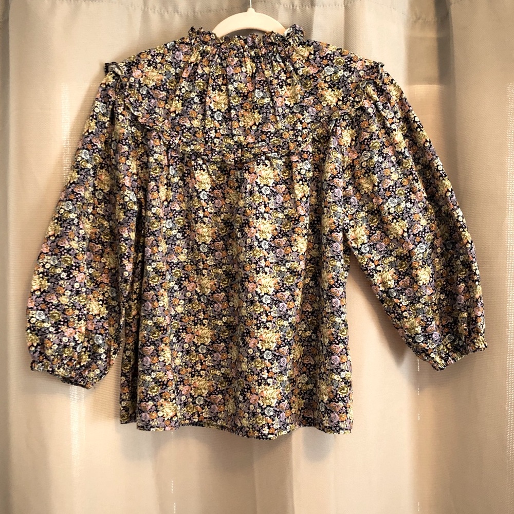 Universal Thread peasant top NWOT